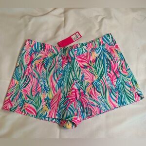 Lilly Pulitzer shorts, size Large, NWT